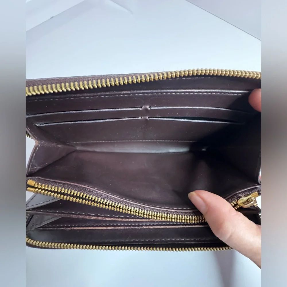 Louis Vuitton Vernis Amarante Zippy Wallet